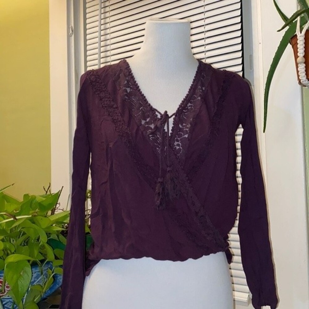 Xhilaration Purple Long Sleeve Top Lace